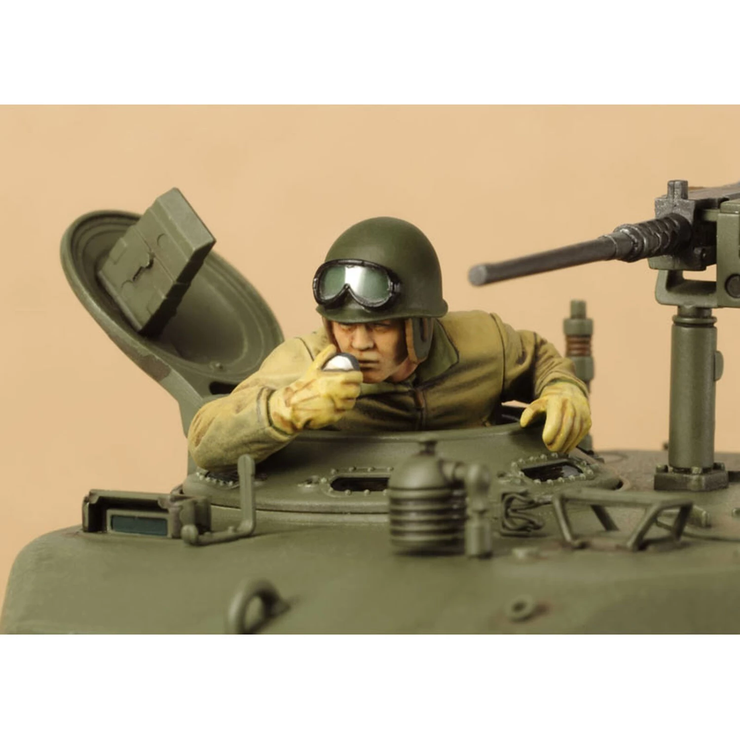 Tamiya 1/35 US Tank M4A3E8 Sherman Easy Eight - Image 3