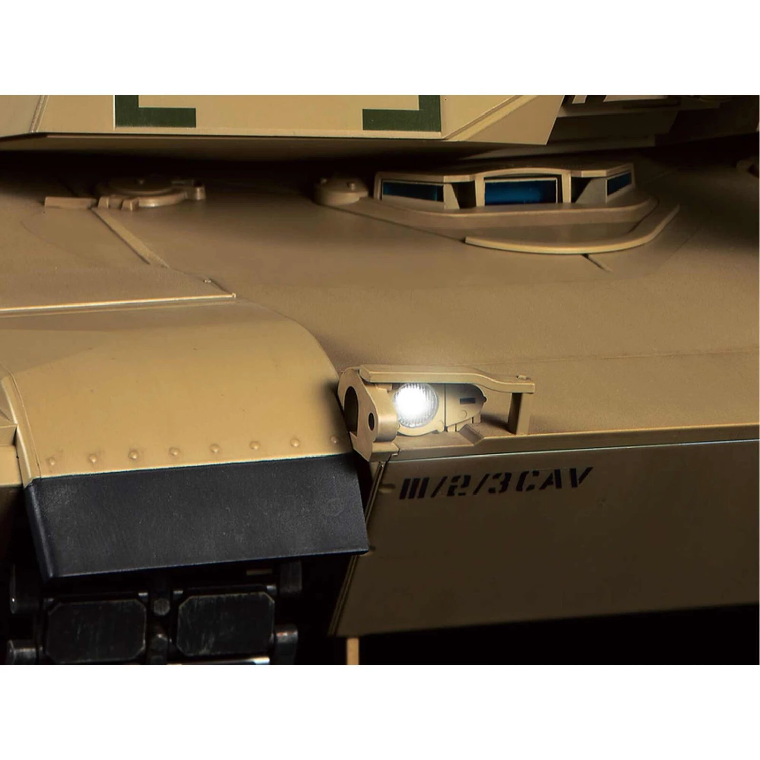 Tamiya 1/16 U.S. Main Battle Tank M1A2 Abrams Full-Option Kit - Image 8