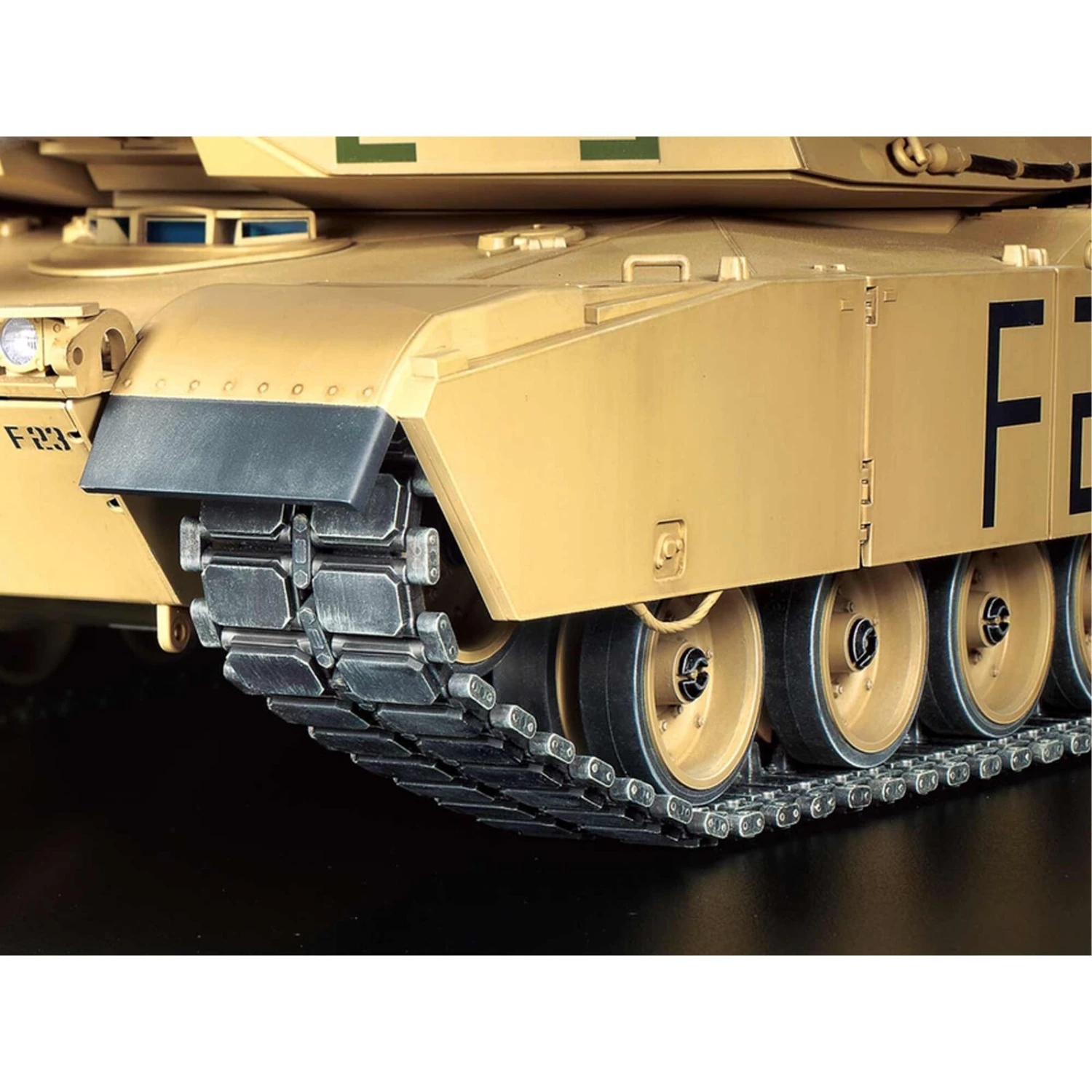 Tamiya 1/16 U.S. Main Battle Tank M1A2 Abrams Full-Option Kit - Image 9